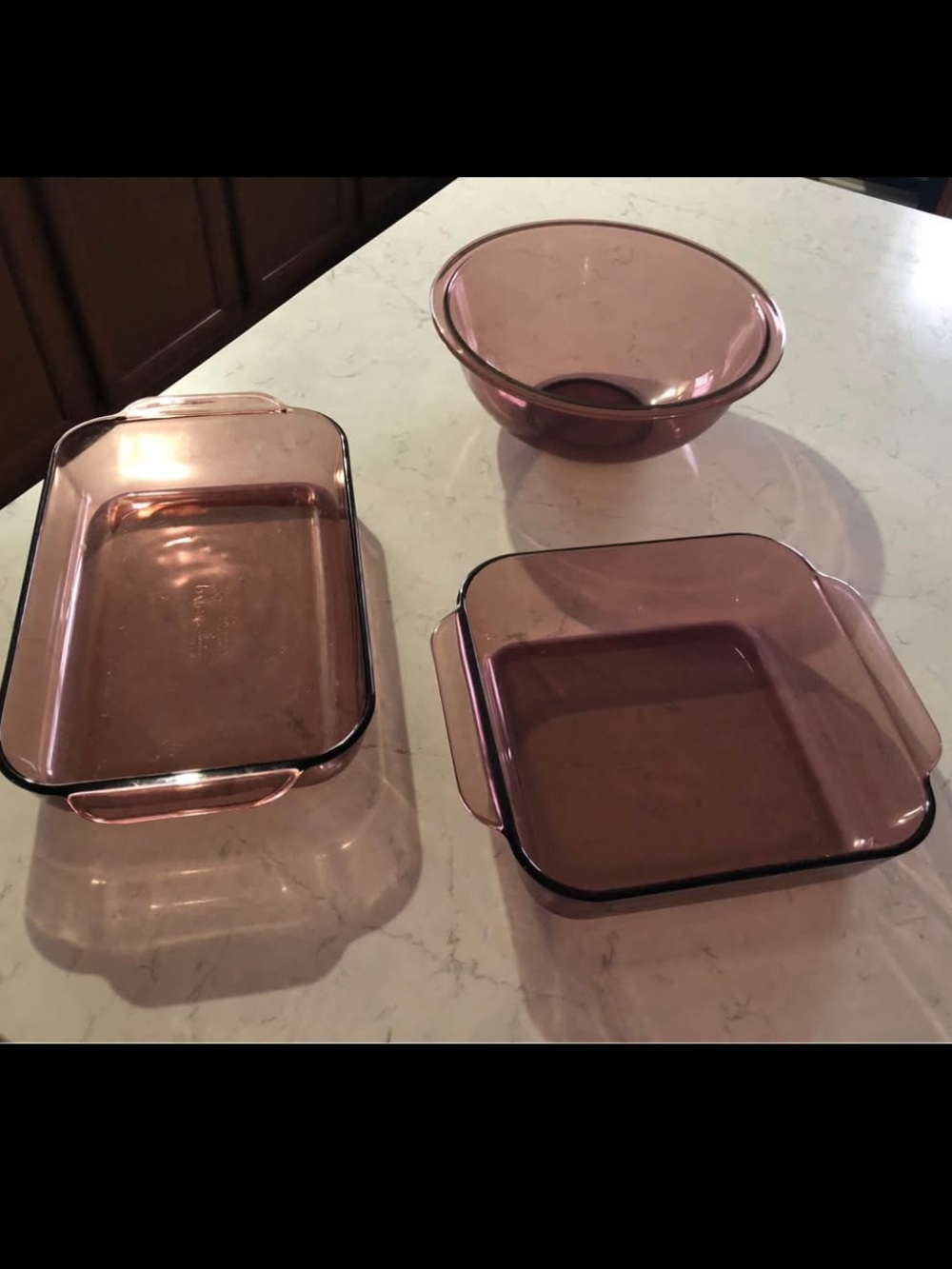3 piece set Vintage Pyrex Amethyst Glass. Minimal wear 
Excellent shape.